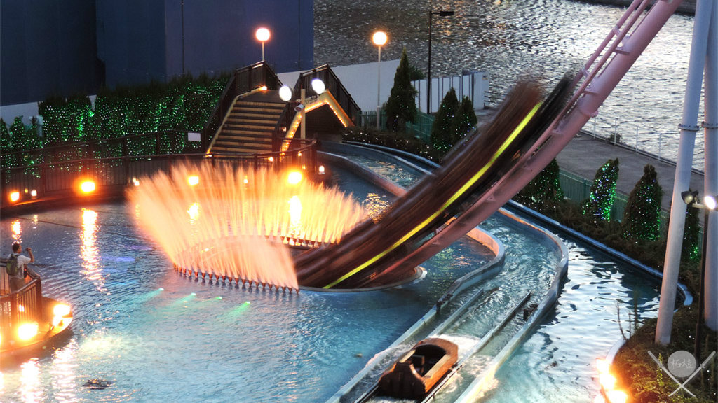 yokohama_cosmo-world_montanha-russa-piscina_1024x576_vdt yokohama - cosmo world montanha-russa piscina
